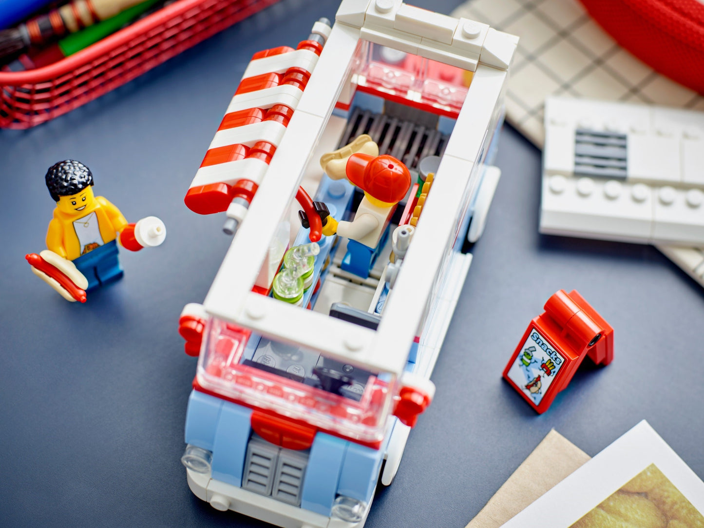 LEGO 40681 Icons Retro Food Truck - Limited Edition