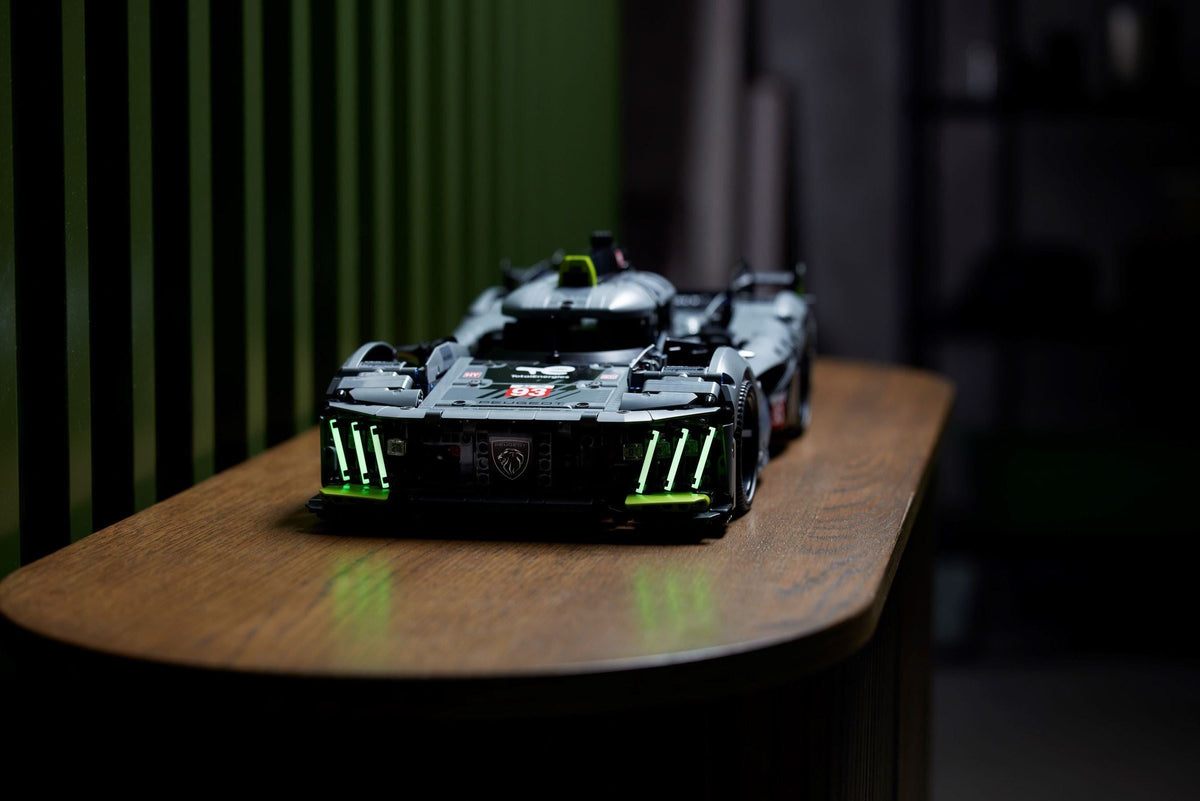 LEGO 42156 PEUGEOT 9X8 24H Le Mans Hybrid Hypercar - imperfect box