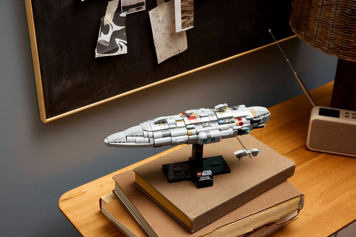 LEGO 75405 - Lifestyle display