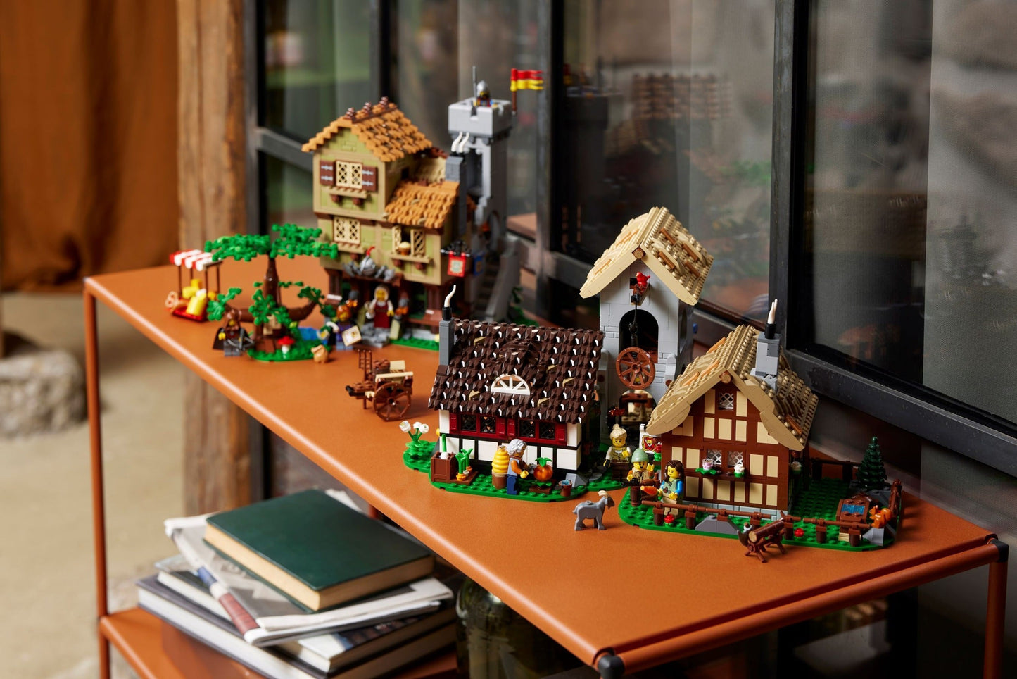 LEGO 10332 Icons Medieval Town Square