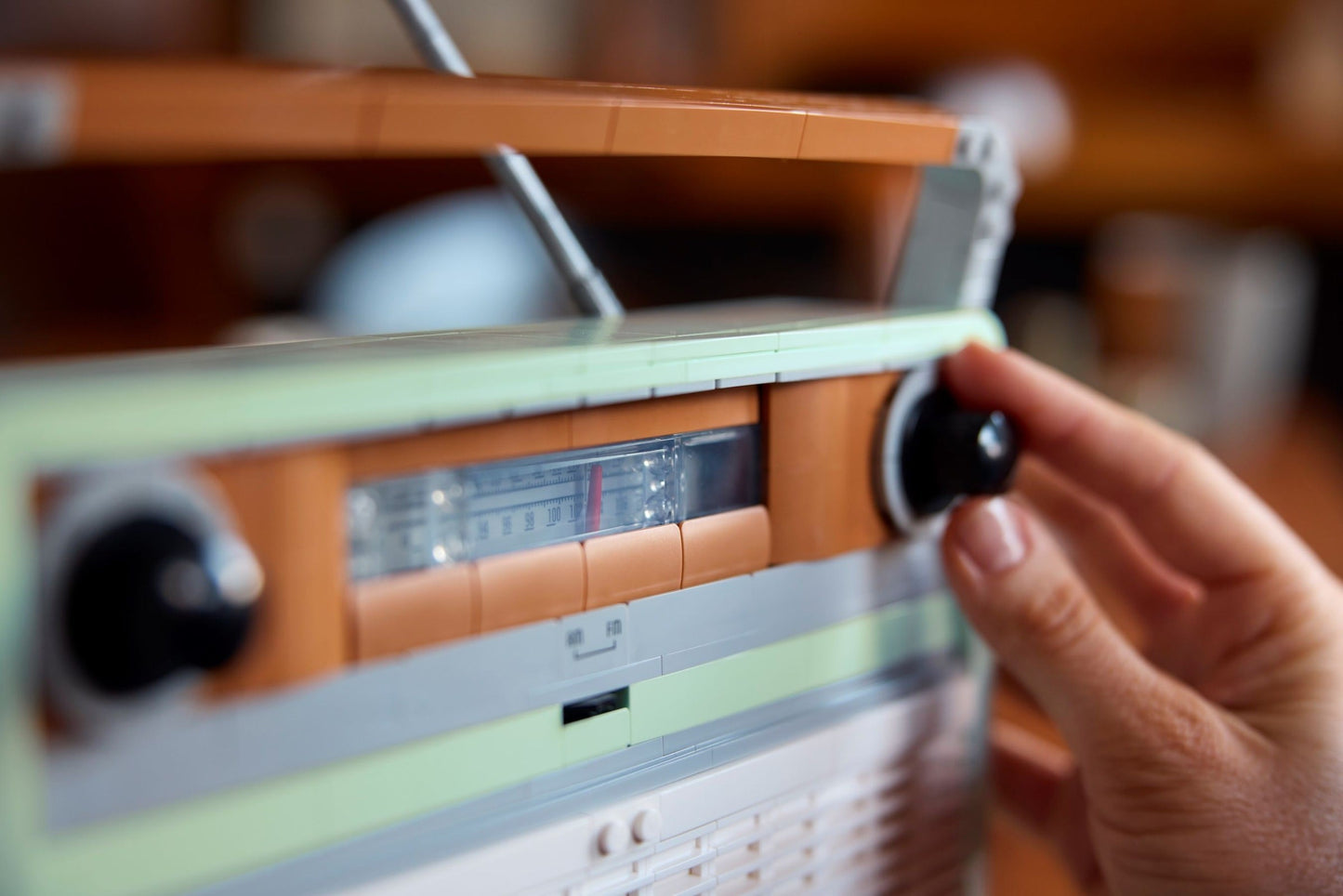 LEGO 10334 Icons Retro Radio