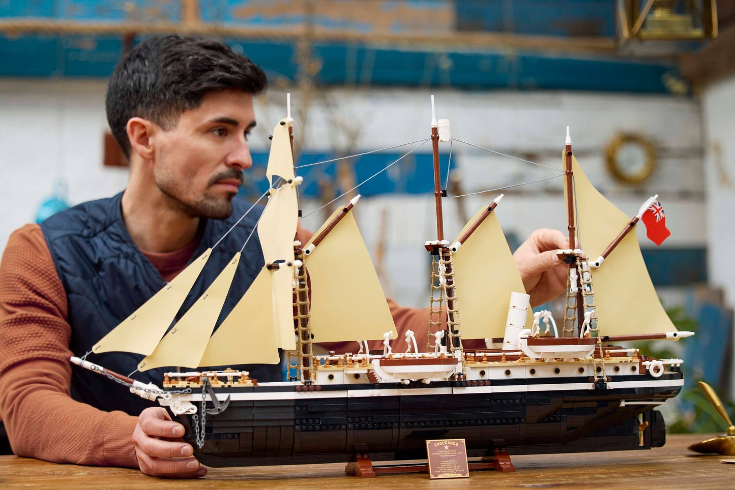 LEGO 10335 Icons The Endurance