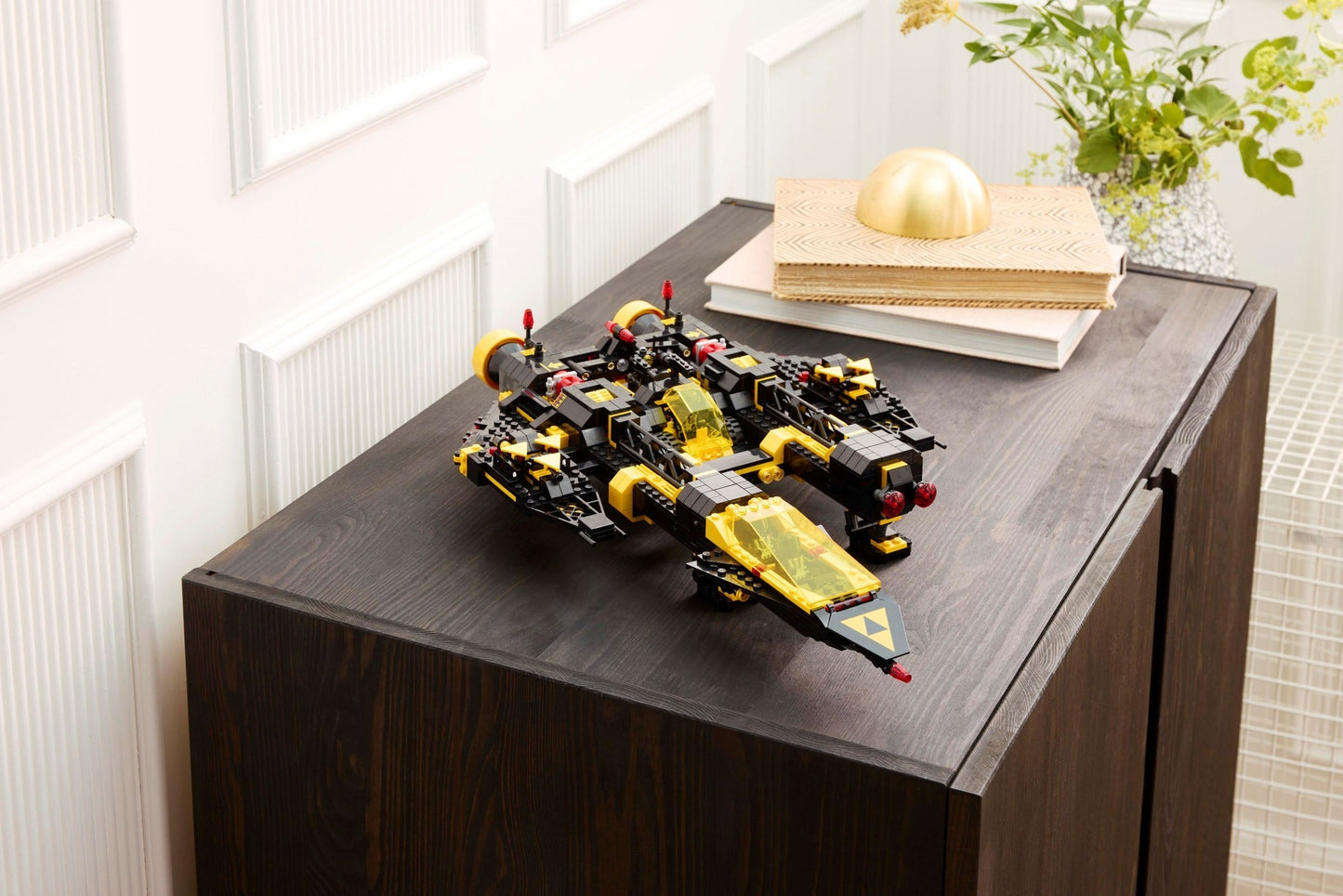 LEGO 10355 Icons Blacktron Renegade