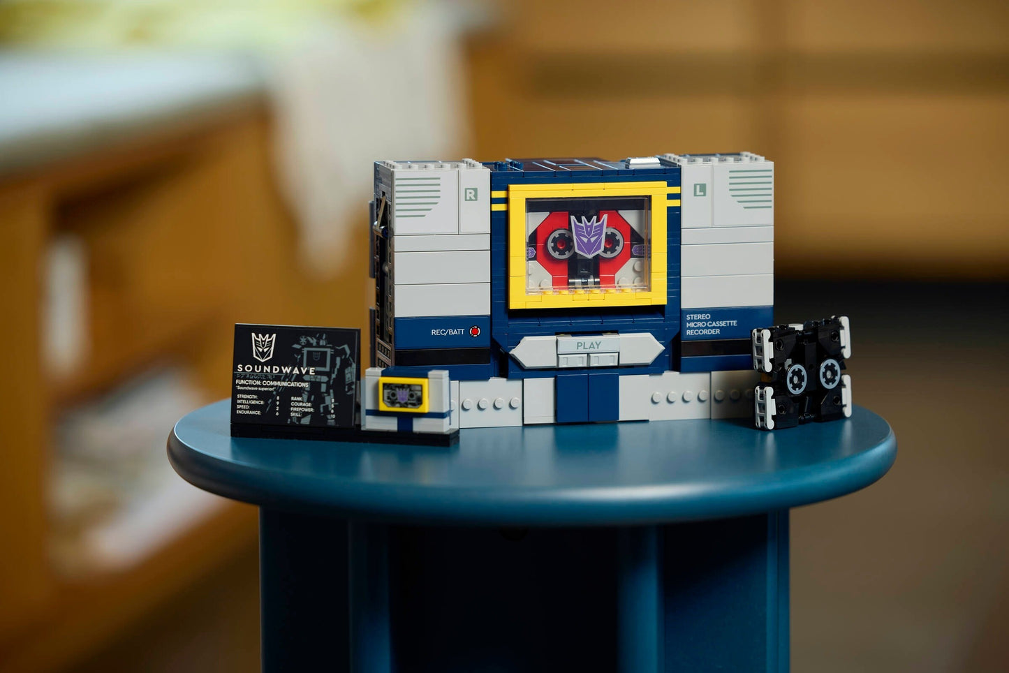 LEGO 10358 Icons Transformers: Soundwave