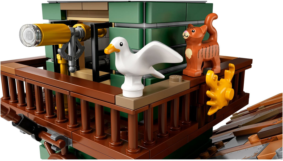 LEGO 21310 Old Fishing Store (Pre-Owned)