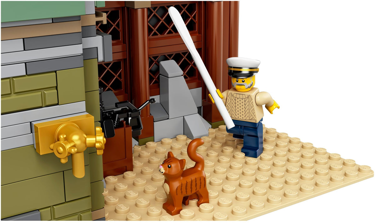 LEGO 21310 Old Fishing Store (Pre-Owned)