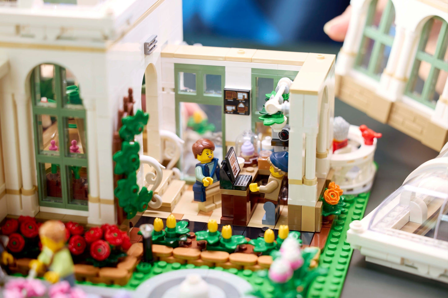 LEGO 21353 Ideas The Botanical Garden