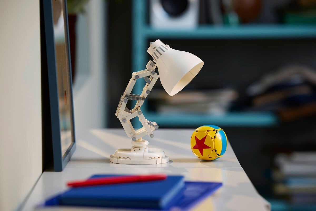 LEGO 21357 Disney Pixar Luxo Jr.