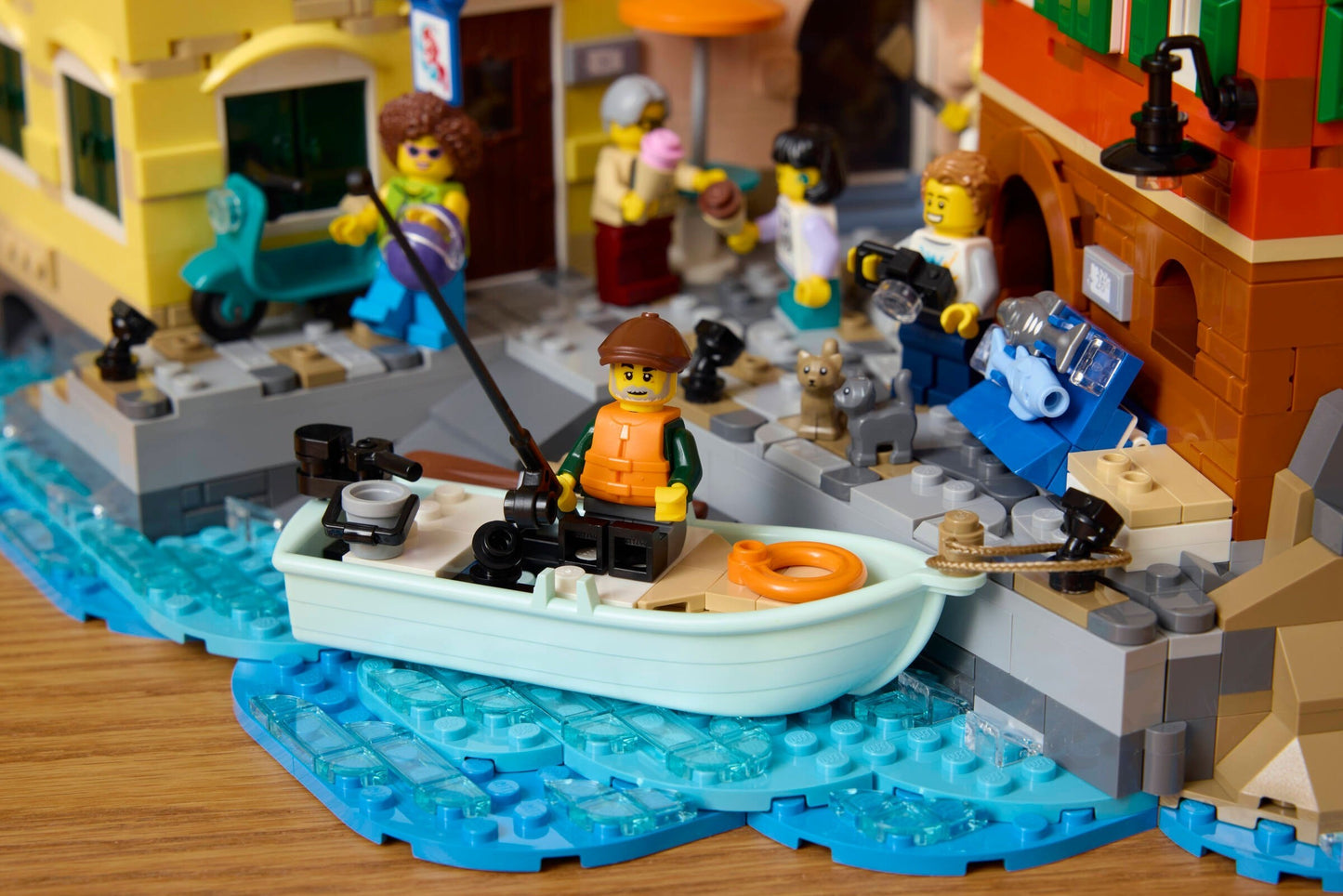 LEGO 21359 Ideas Italian Riviera