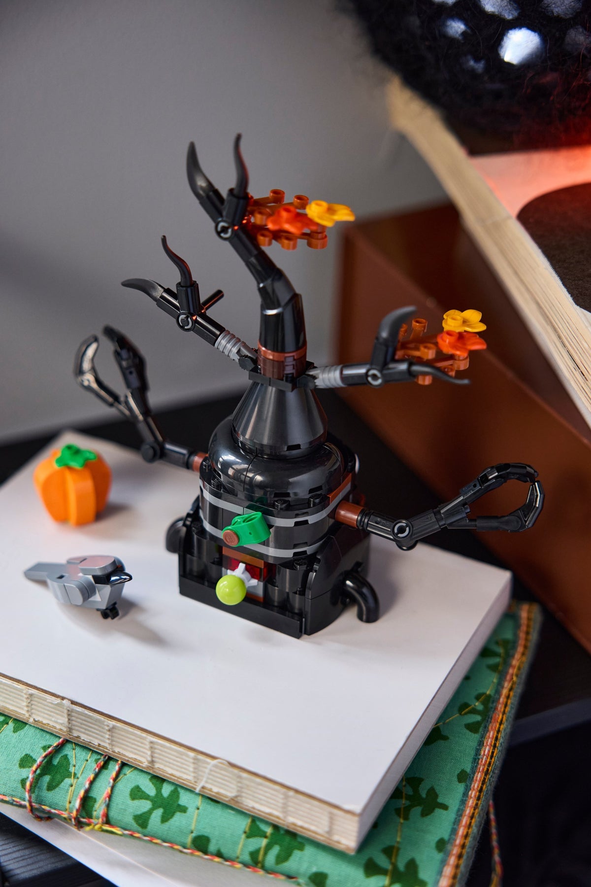 LEGO 40900 Scary Haunted Tree