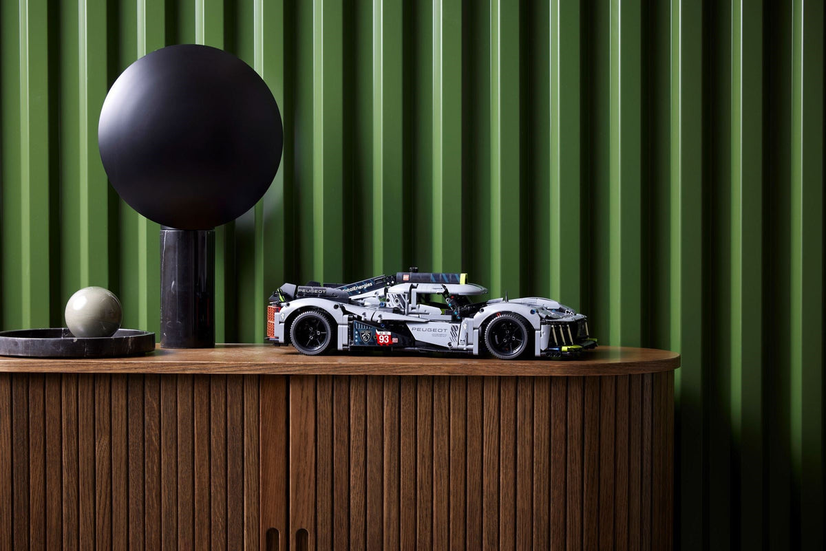 LEGO 42156 PEUGEOT 9X8 24H Le Mans Hybrid Hypercar - imperfect box