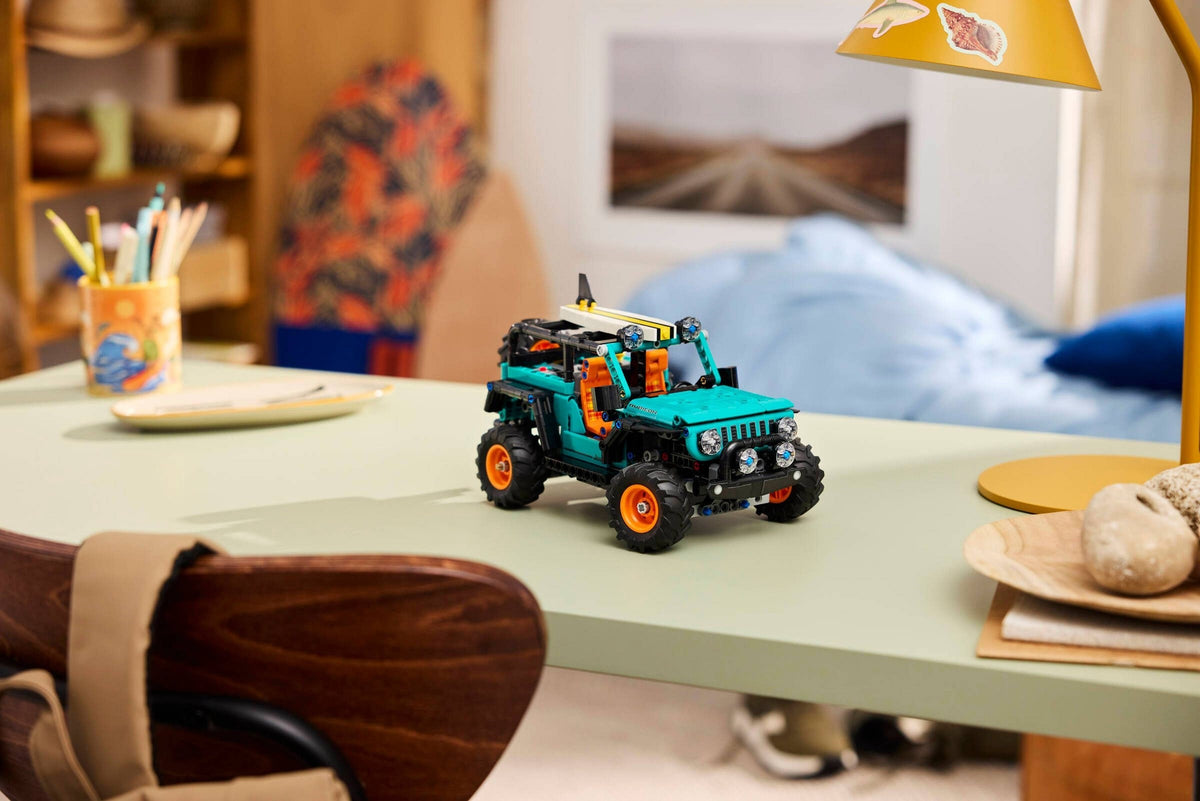 LEGO 42227 - Lifestyle display