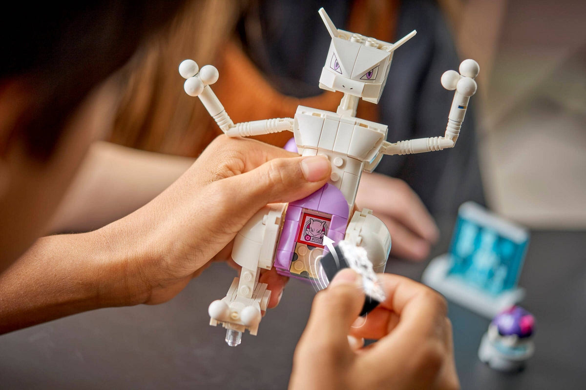 LEGO 72163 Mewtwo's Lab Break