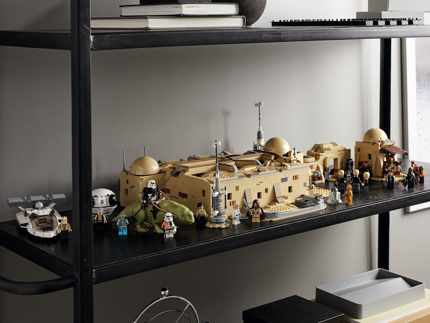 LEGO 75290 Star Wars Mos Eisley Cantina - Master Builder Series