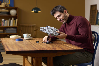 LEGO 75375 Millennium Falcon - imperfect box