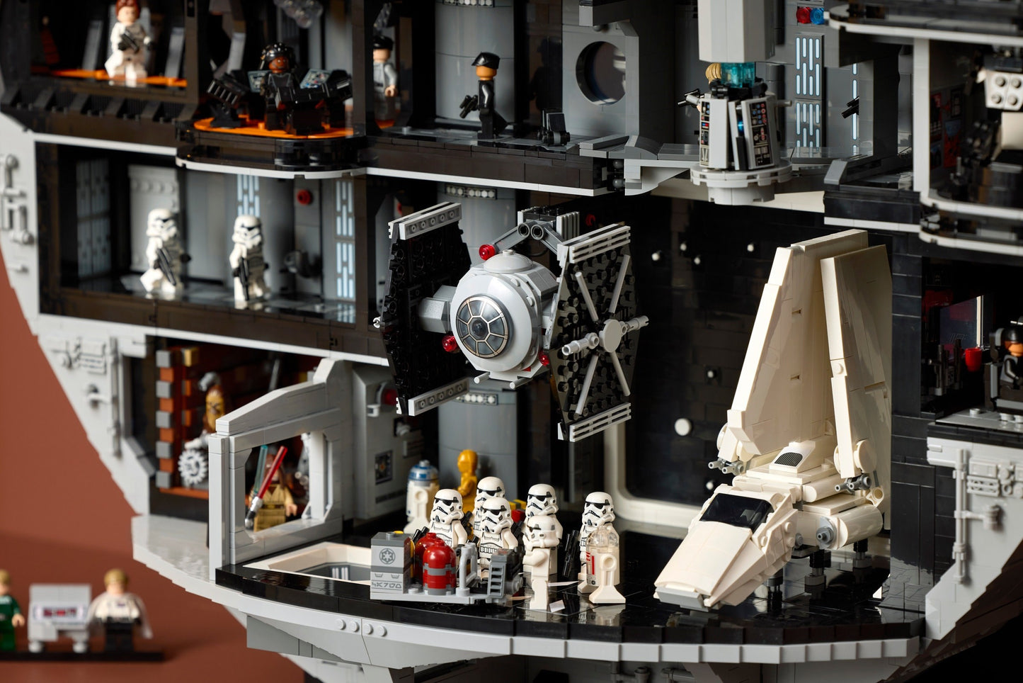 LEGO 40771 Star Wars TIE Fighter with Imperial Hangar Rack - Limited Edition