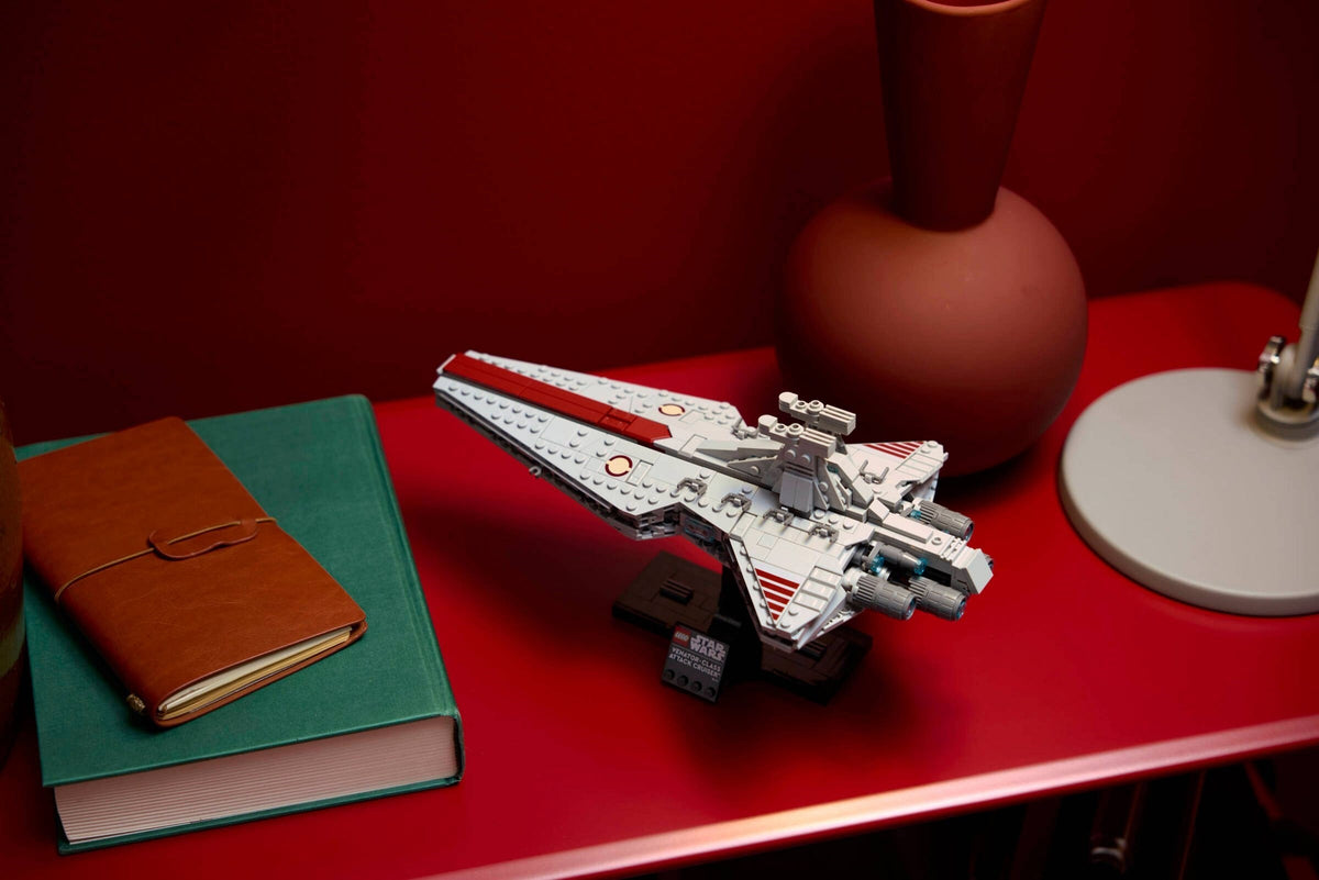 LEGO 75441 Venator-class Attack Cruiser - imperfect box