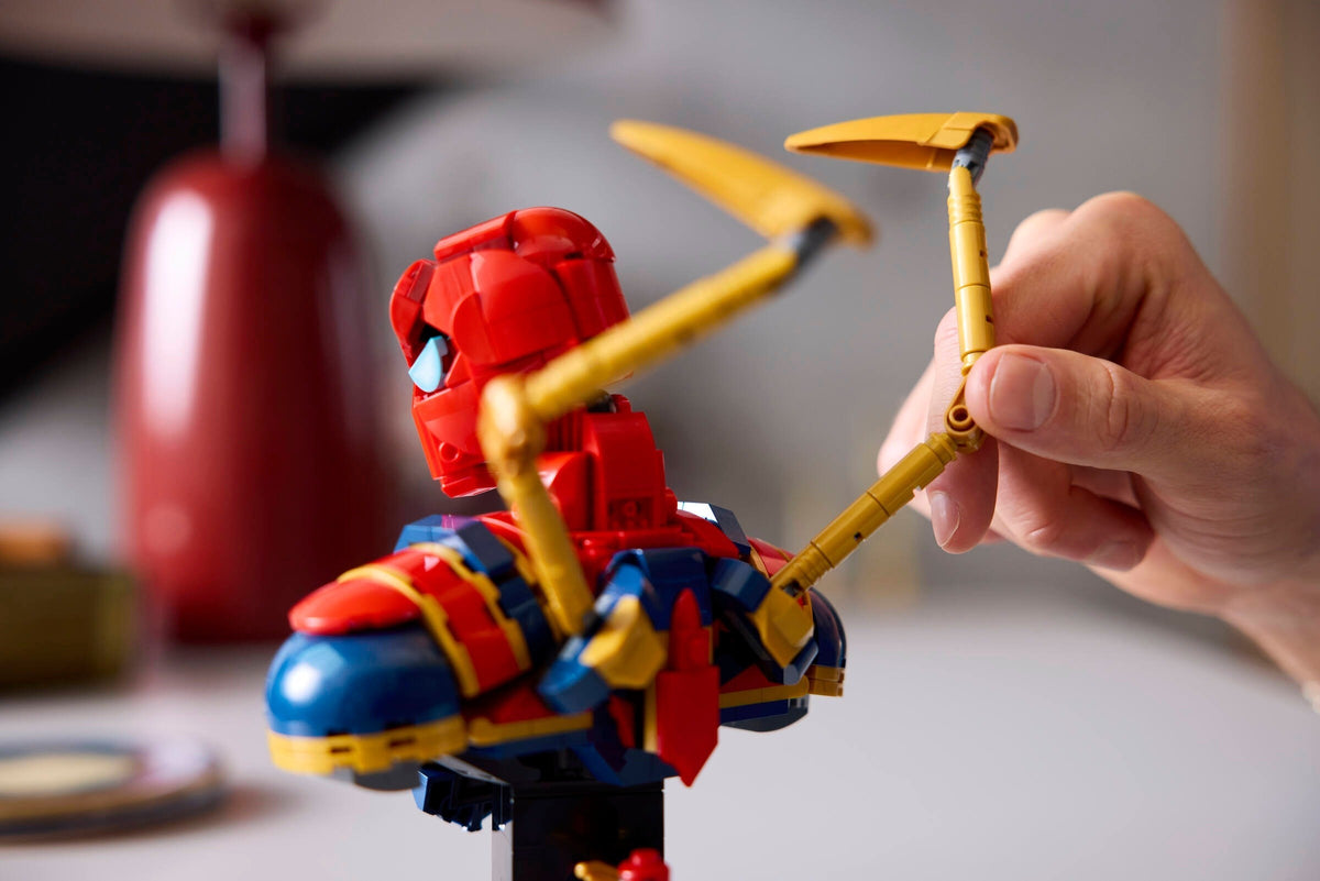 LEGO 76326 Iron Spider-Man Bust