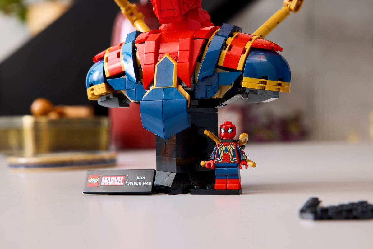 LEGO 76326 Iron Spider-Man Bust