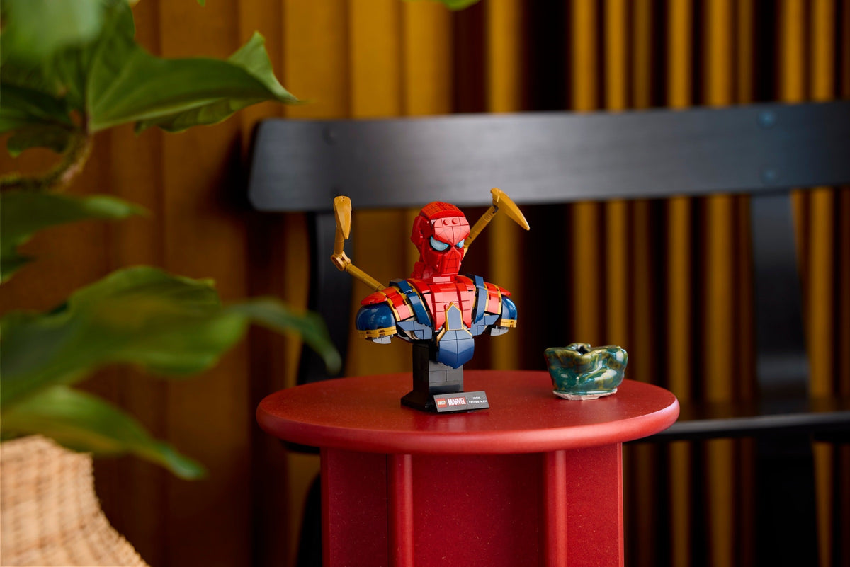 LEGO 76326 Iron Spider-Man Bust