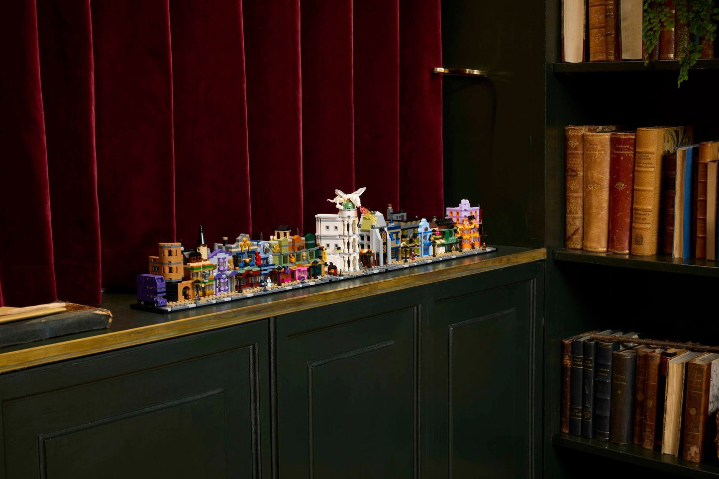 LEGO 76444 Harry Potter Diagon Alley Wizarding Shops