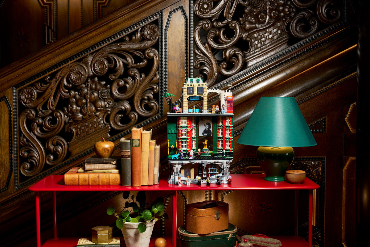LEGO 76476 - Lifestyle display