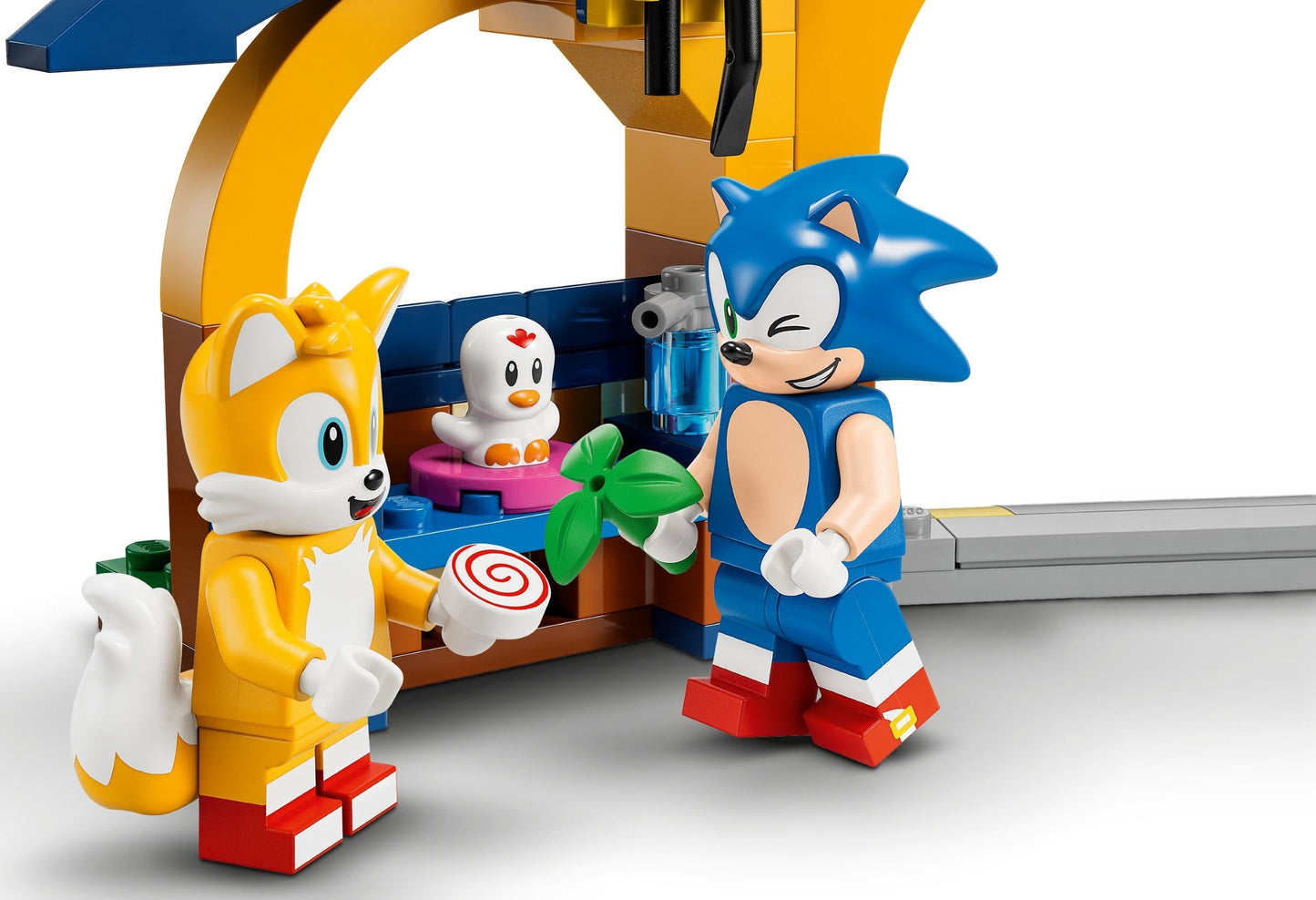 LEGO 76991 Sonic the Hedgehog Tails' Workshop and Tornado Plane