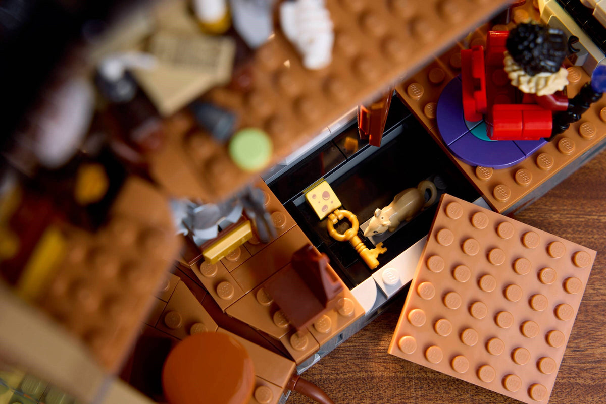 LEGO 11383 Mayor Manor - imperfect box