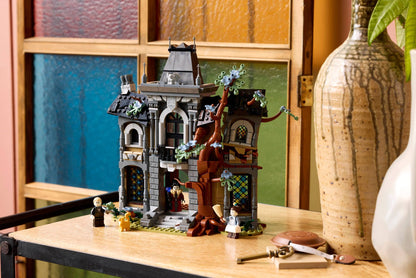 LEGO 11383 Mayor Manor - imperfect box