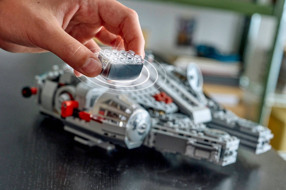 LEGO 75426 Millennium Falcon